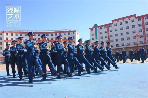 心靈之聲殘障藝術弘揚中華優(yōu)秀民族文化走進河北承德騰飛學院